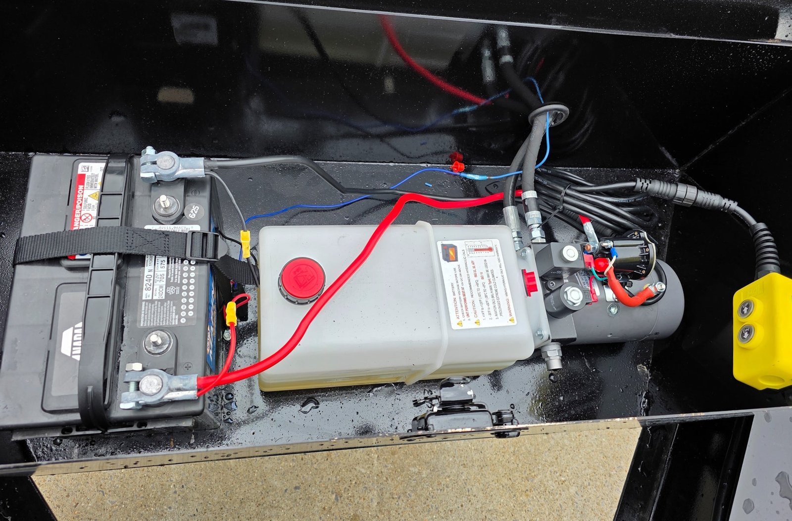 8.5x24 Hydraulic Tilt Deckover Trailer (2) 7,000LB Axles - Image 15