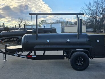 330 Charkettle Smoker Single Door with CounterWeight and Double Racks