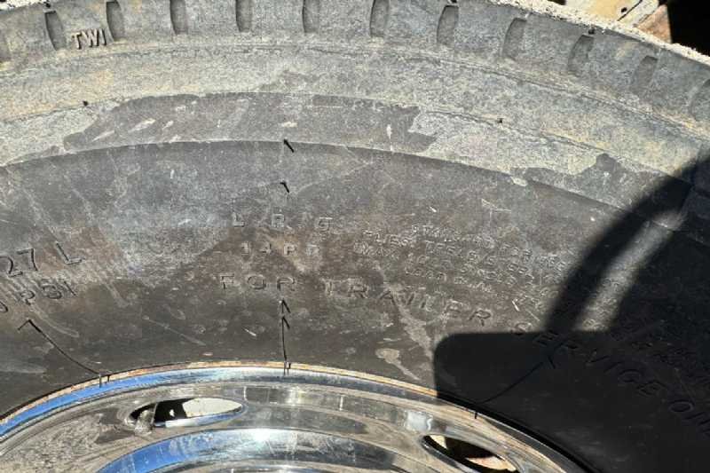 Used 1997 Cato Classic 7408GN 4 Horse Trailer with 8' Short Wall - Image 3