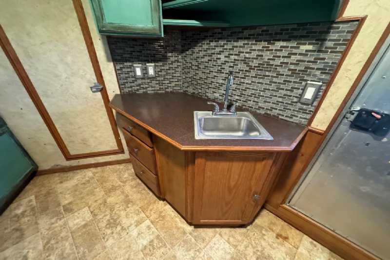 Used 1997 Cato Classic 7408GN 4 Horse Trailer with 8' Short Wall - Image 10