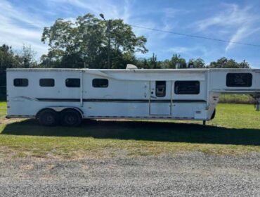 Used 2001 Sundowner 7408LQ 4 Horse Trailer with 8' Short Wall