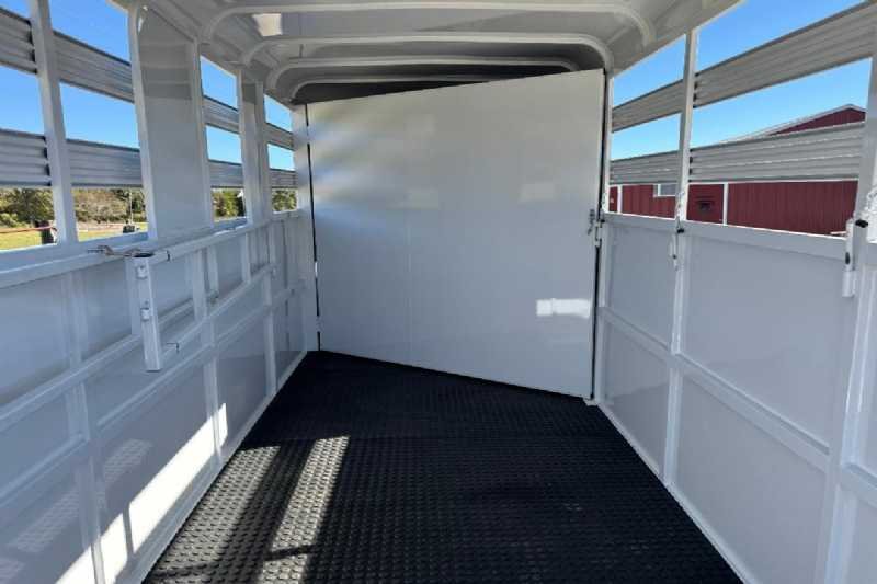 New 2026 Bee 3HBPSL 3 Horse Trailer with 2' Short Wall - Image 5