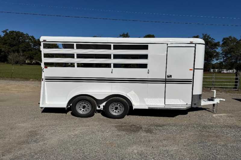 New 2026 Bee 3HBPSL 3 Horse Trailer with 2' Short Wall