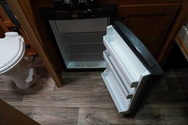 New 2026 Harmar Dixie Star 206DSBP 2 Horse Trailer with 6' Short Wall - Image 10