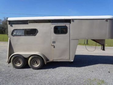 Used 1986 Turnbow 2HSS 2 Horse Trailer