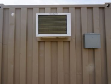 8,000 BTU HVAC (with heat)