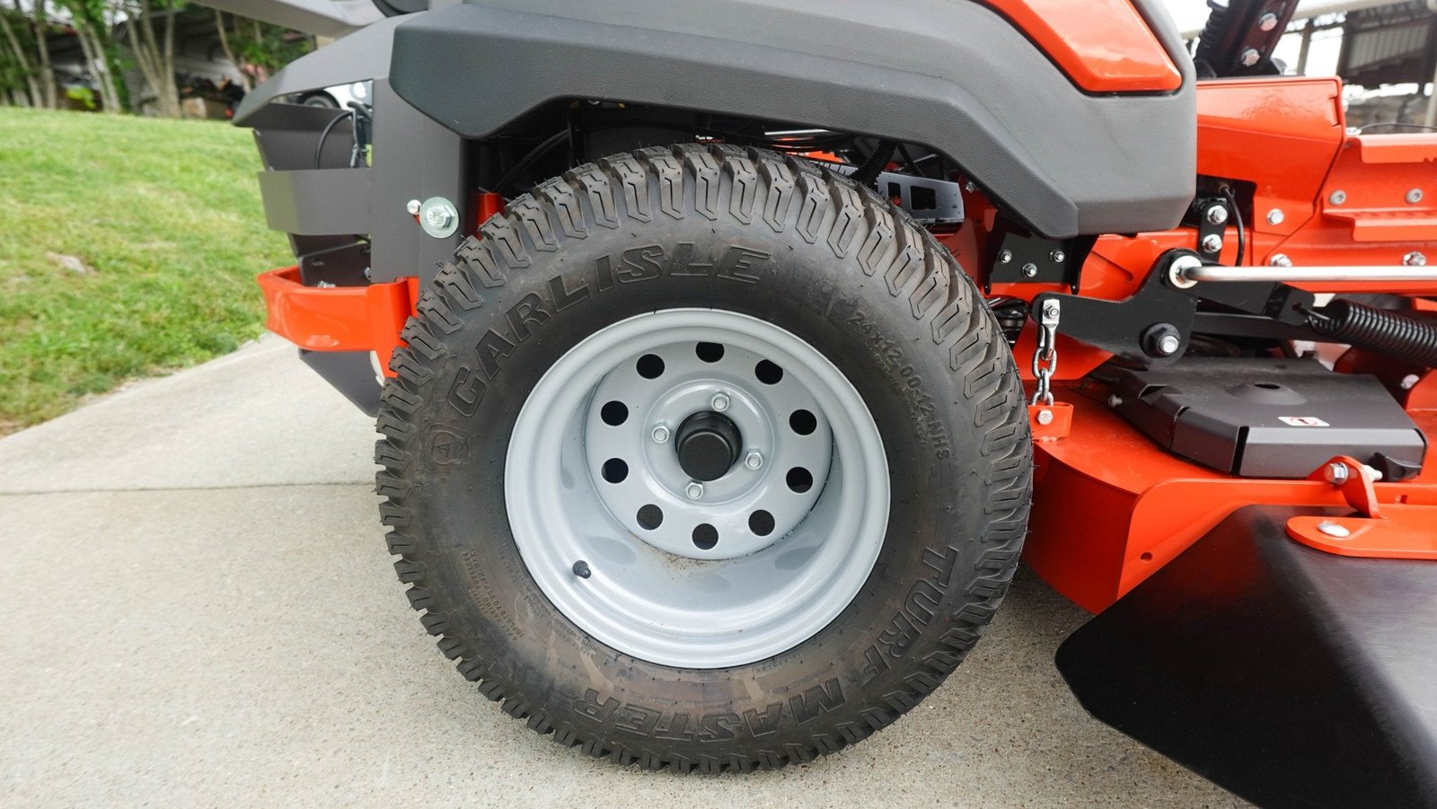 Husqvarna Z554L 54" Zero Turn Mower 27HP Kaw V-Twin +Bonus 522L Trimmer (Scratch and Dent) - Image 16