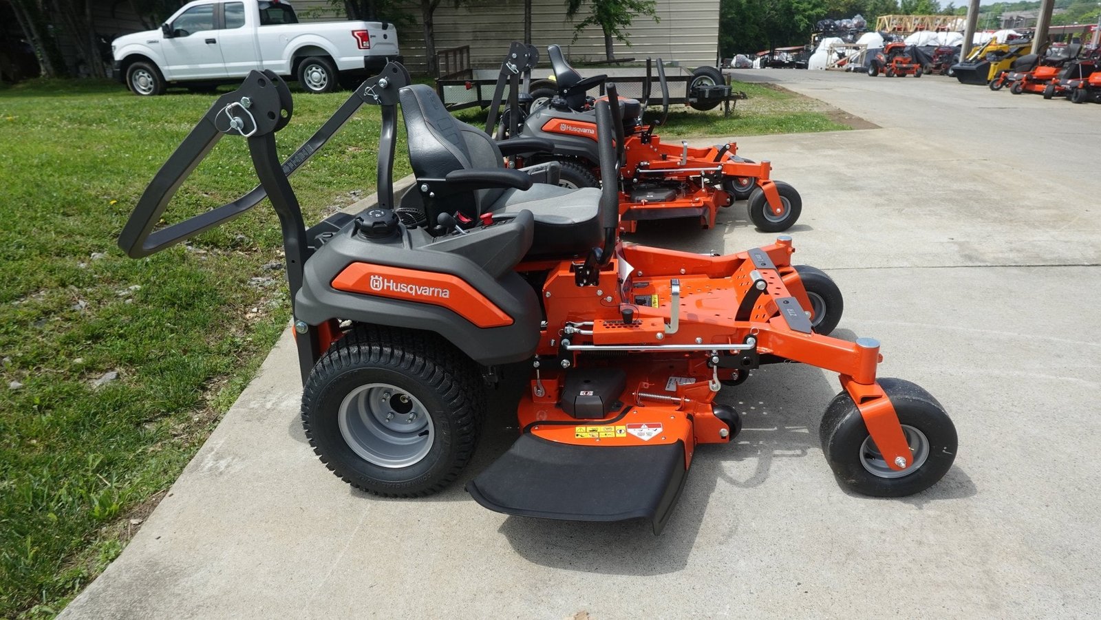 Husqvarna 48" Z448 Zero Turn Mower 22HP KAW +Bonus 522L Trimmer (Scratch and Dent) - Image 11