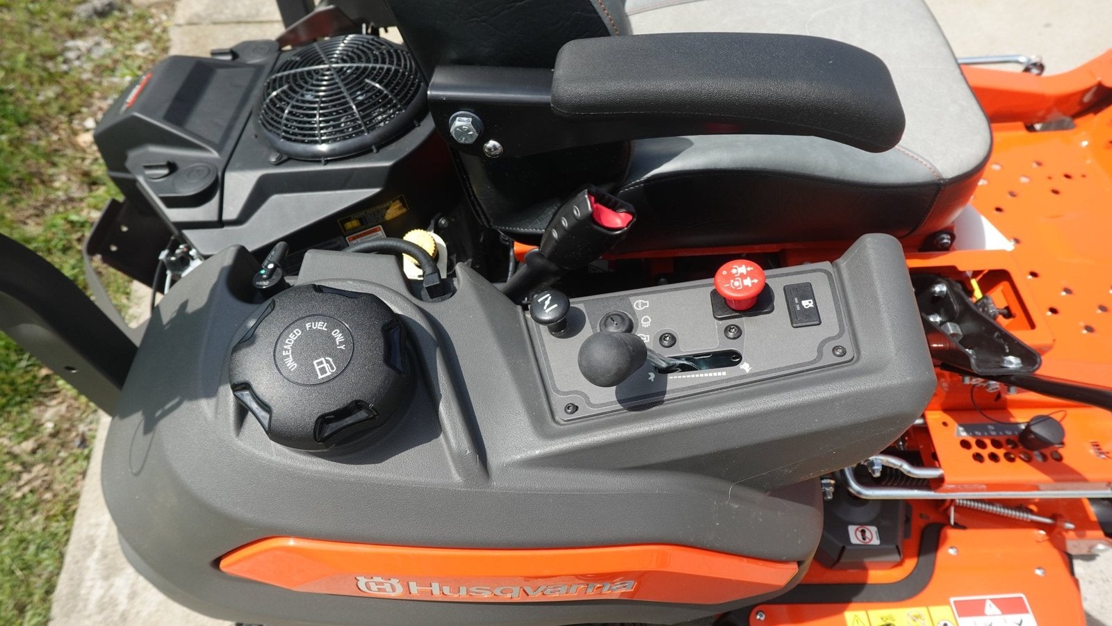 Husqvarna 48" Z448 Zero Turn Mower 22HP KAW +Bonus 522L Trimmer (Scratch and Dent) - Image 20