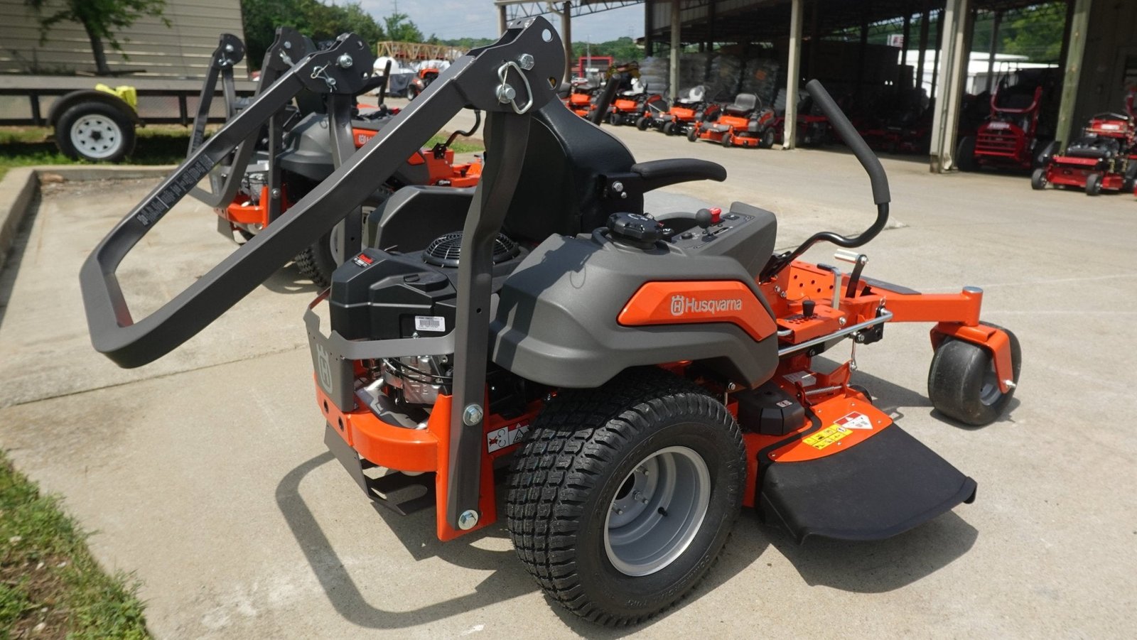 Husqvarna 48" Z448 Zero Turn Mower 22HP KAW +Bonus 522L Trimmer (Scratch and Dent) - Image 7