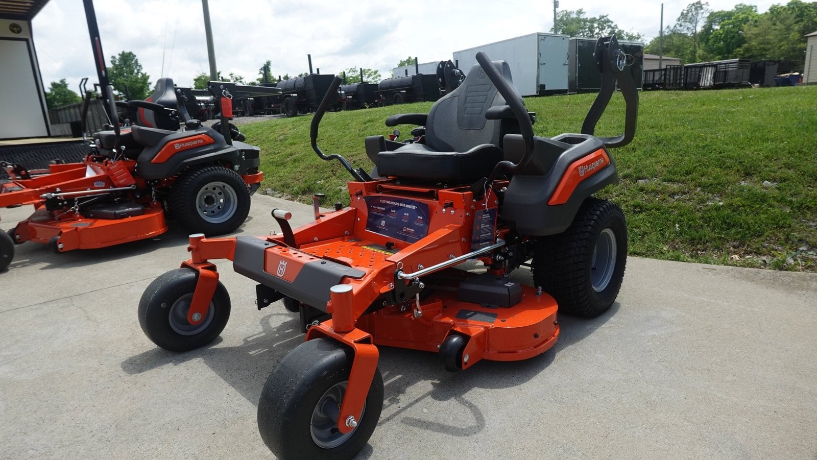 Husqvarna 48" Z448 Zero Turn Mower 22HP KAW +Bonus 522L Trimmer (Scratch and Dent) - Image 10