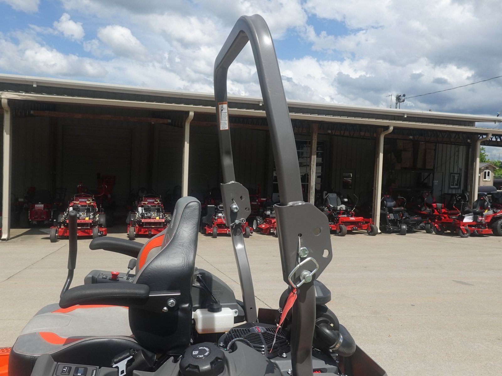 Husqvarna Z554L 54" Zero Turn Mower 27HP Kaw V-Twin +Bonus 522L Trimmer (Scratch and Dent) - Image 11