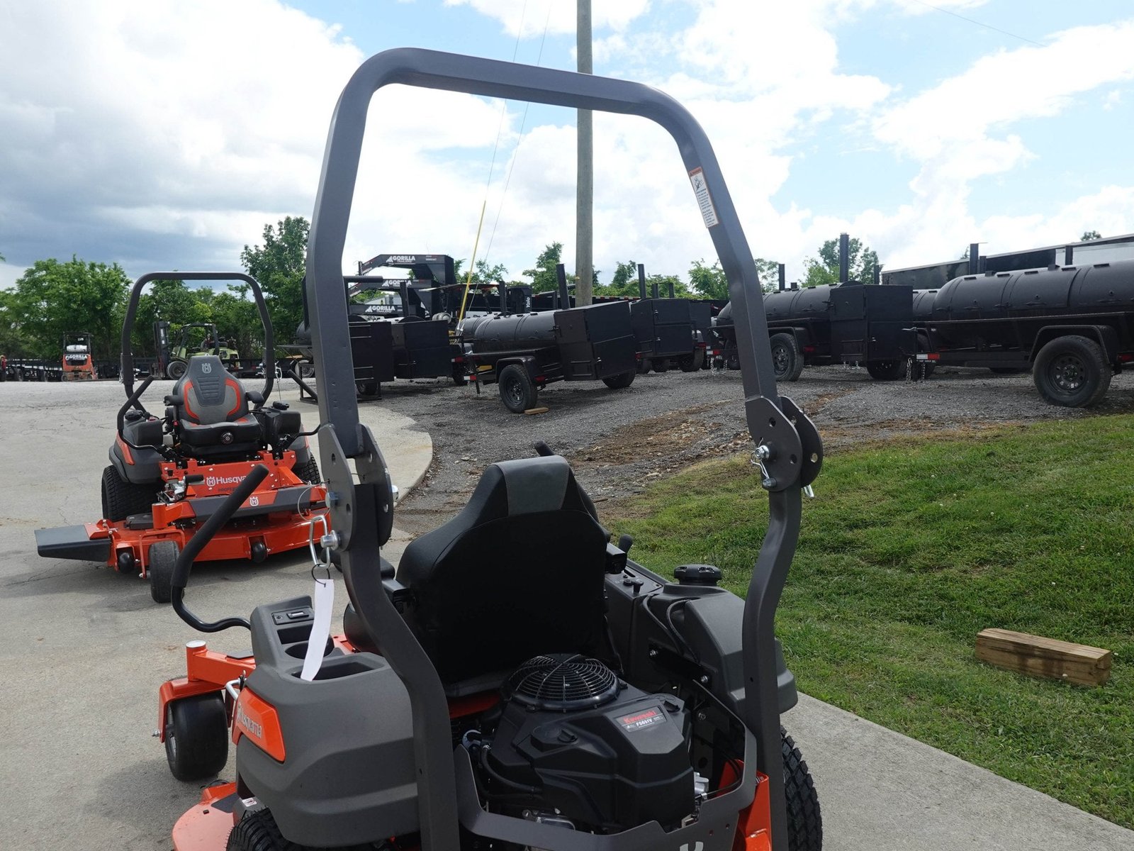 Husqvarna 48" Z448 Zero Turn Mower 22HP KAW +Bonus 522L Trimmer (Scratch and Dent) - Image 15