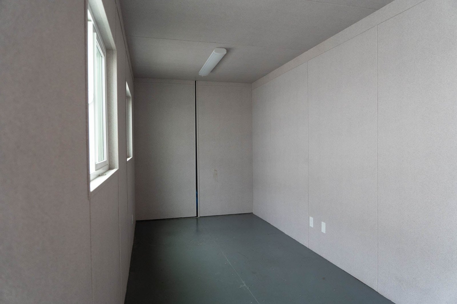 Stick-Framed, R13 Insulation, Vinyl-Wrapped Plywood Finish (45' High Cube)