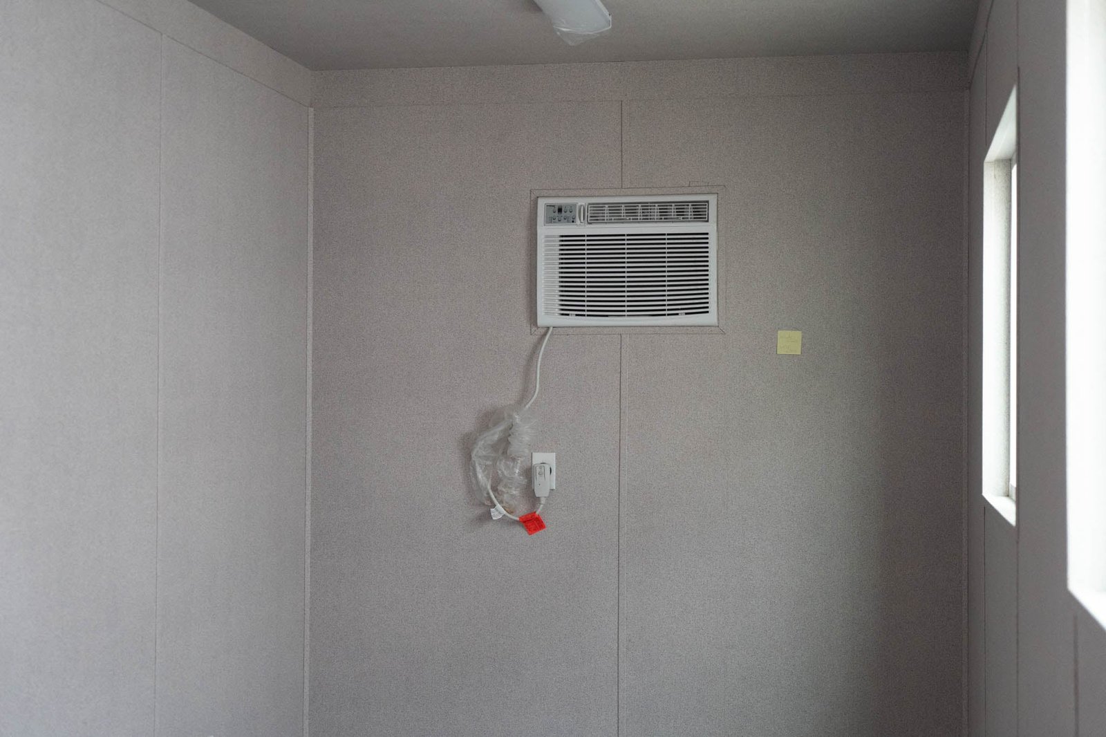 Stick-Framed, R13 Insulation, Vinyl-Wrapped Plywood Finish (45' High Cube) - Image 2