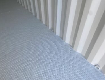 Vinyl Diamond-Plate Flooring, 45' Container