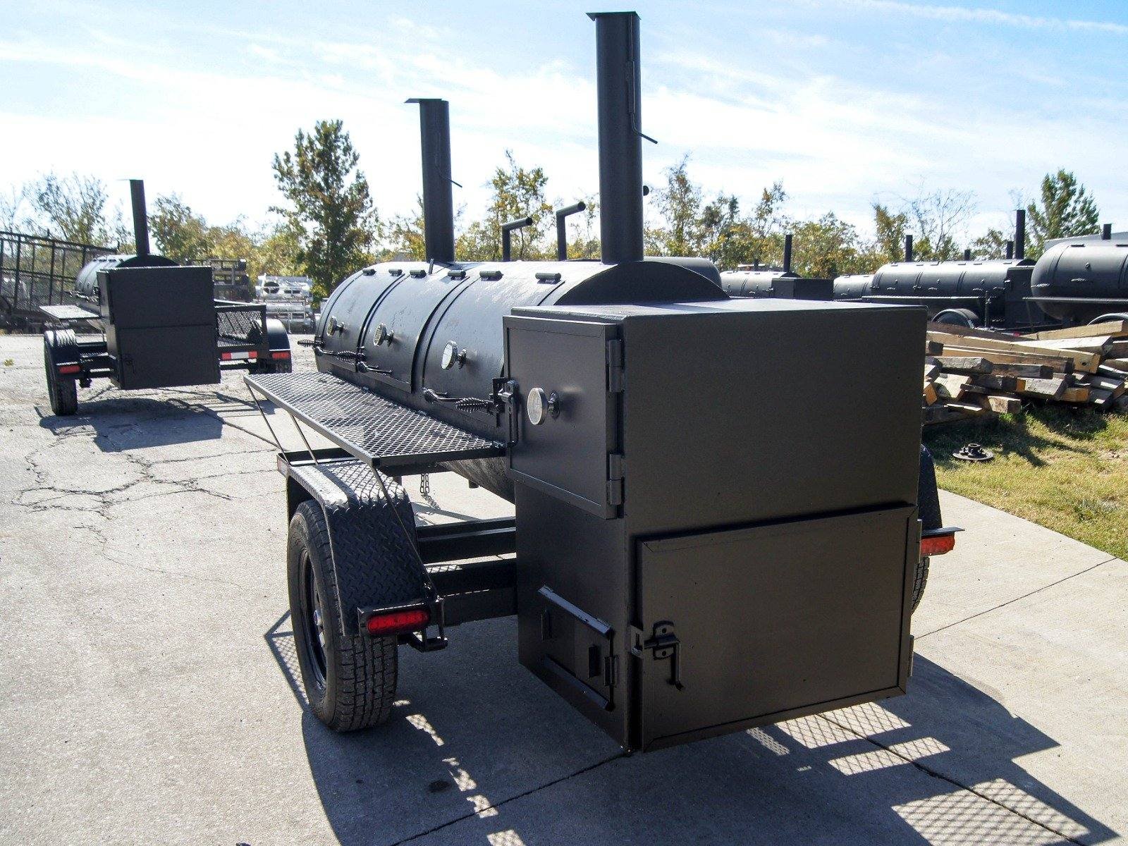 BBQ Smoker 300 Gallon Trailer Pull Behind with Charcoal Grill on the Front Compartment of Smoker - Image 4