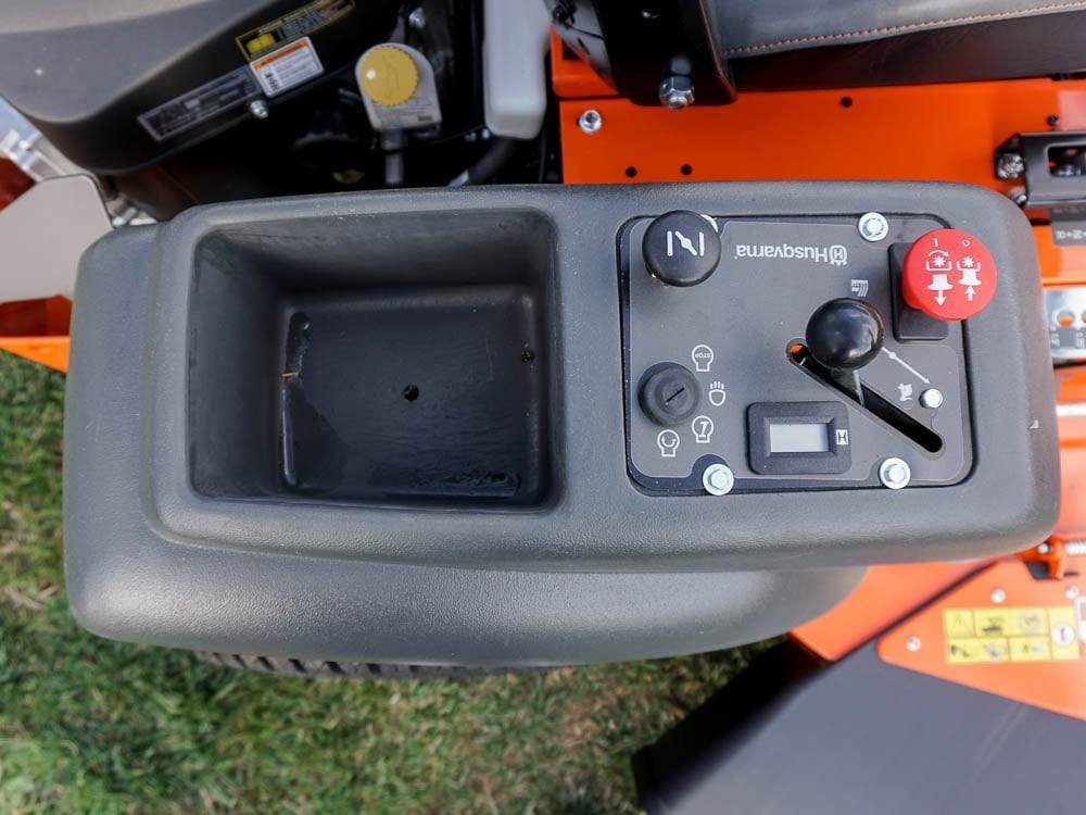 Husqvarna MZ54 54" Zero Turn Lawn Mower 24HP KAW (Scratch and Dent) - Image 13