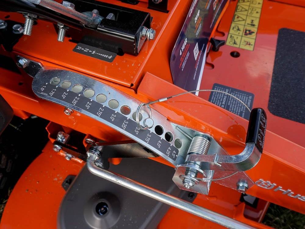 Husqvarna MZ54 54" Zero Turn Lawn Mower 24HP KAW (Scratch and Dent) - Image 15